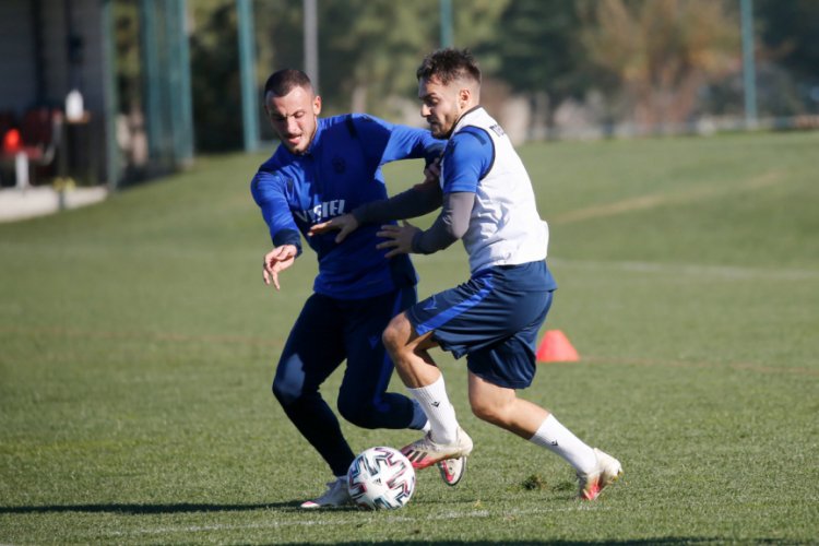 Trabzonspor'da Abdülkadir Ömür takımla çalışmalara başladı