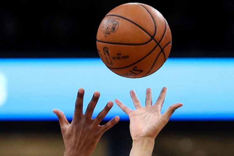 NBA'de Bucks, üç sayı rekoru kırdığı maçta Heat'i 47 sayı farkla yendi