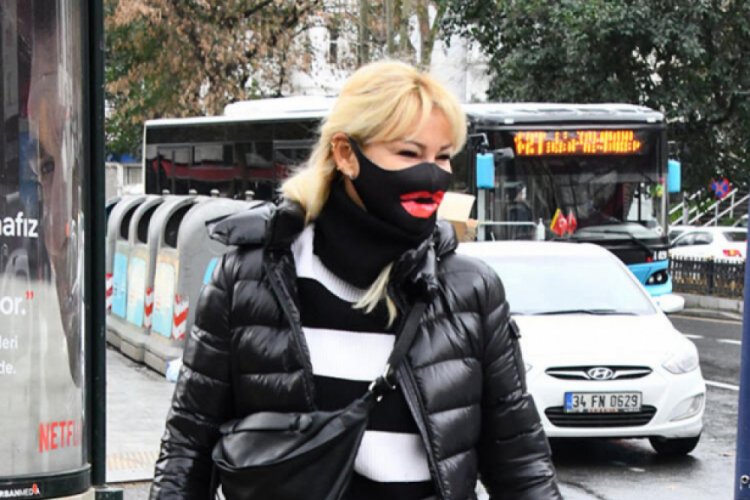 Pınar Altuğ'un maskesi dikkat çekti
