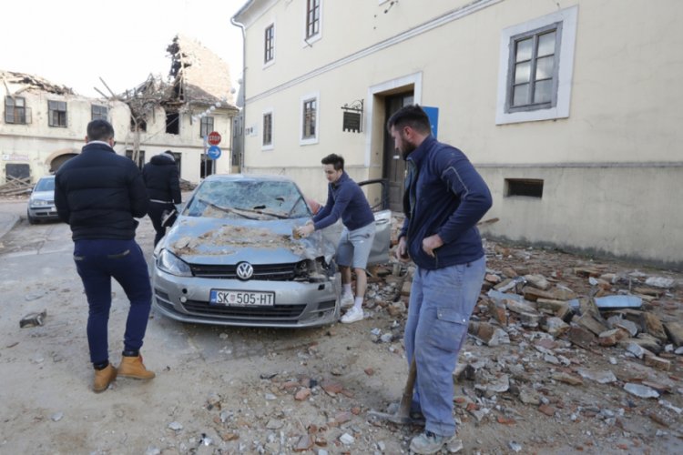 Hırvatistan'daki depremde 7 kişi öldü