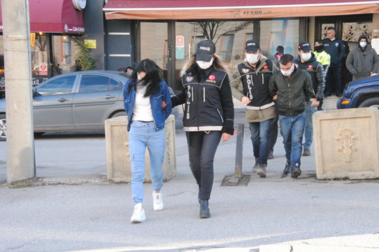 Eskişehir'de biri kadın 3 torbacı tutuklandı