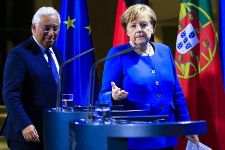 Merkel, AB dönem başkanlığını Portekiz Başbakanı Costa'ya devretti