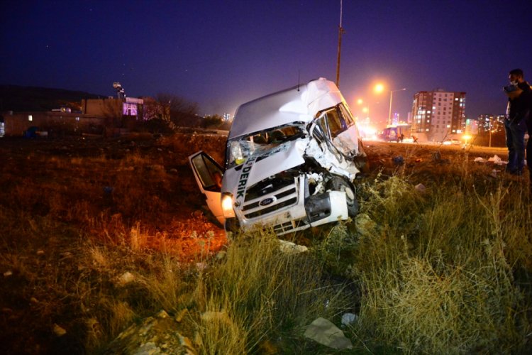 Mardin'de zincirleme trafik kazası: 13 yaralı