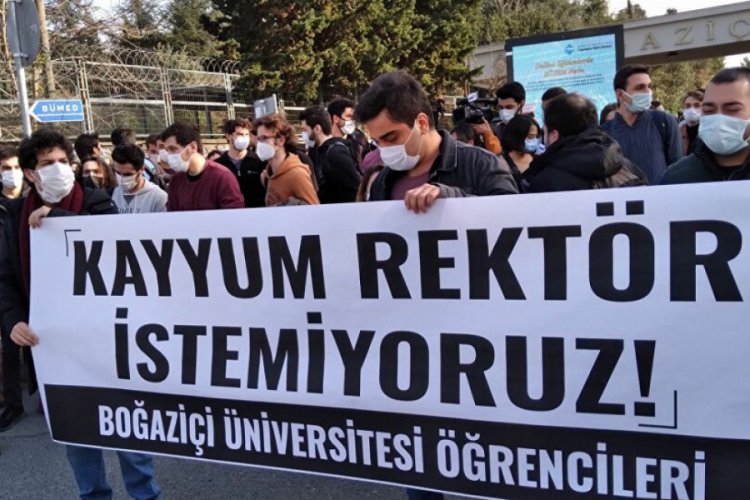 Boğaziçili öğrenciler rektör atamasını protesto etti