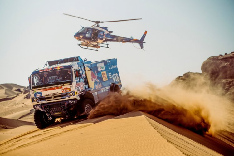 Dakar Rallisi'nde Stephane Peterhansel liderliği ele geçirdi