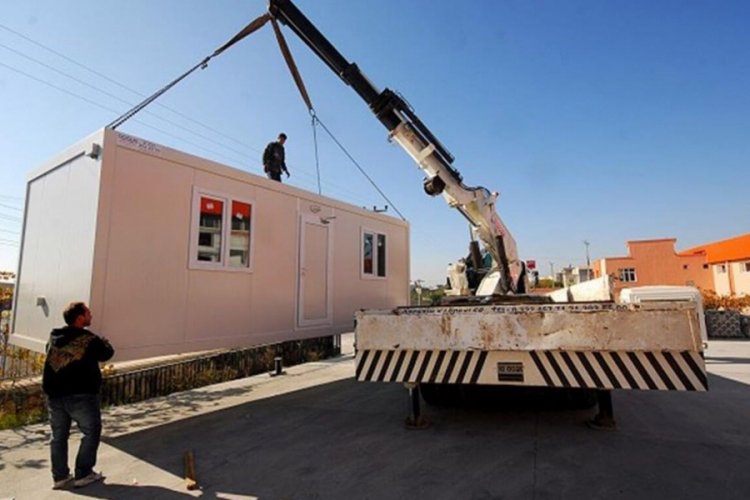 AFAD, depremin vurduğu Hırvatistan'a 100 yaşam evi konteyner gönderdi