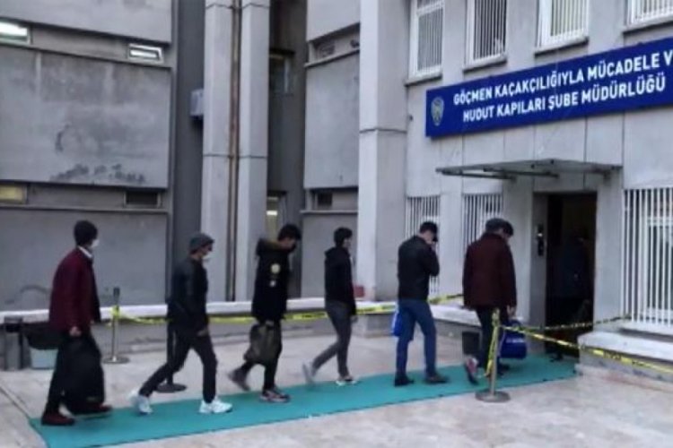 Ankara'da 44 d&uuml;zensiz g&ouml;&ccedil;men yakalandı