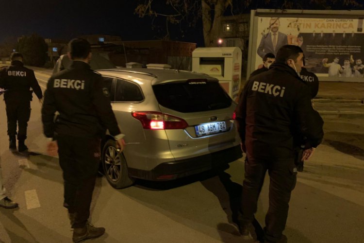 Bursa'da polisi görünce kaçan şüphelinin aracından uyuşturucu çıktı