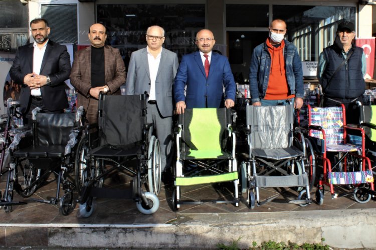 Bursa'da hayırseverler Muş'a 35 tekerlekli sandalye daha gönderdi