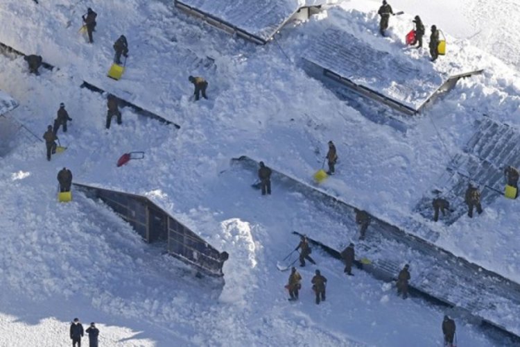Japonya'da kar nedeniyle 29 kişi öldü