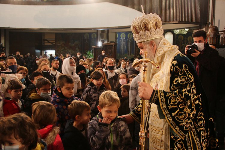 Balkan ülkelerindeki Ortodokslar Noel'i kutluyor