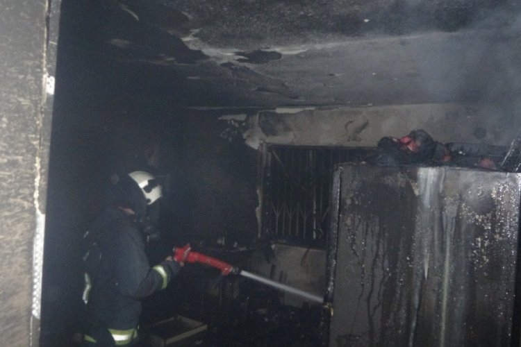Antalya'da 4 katlı apartmanda yangın paniği