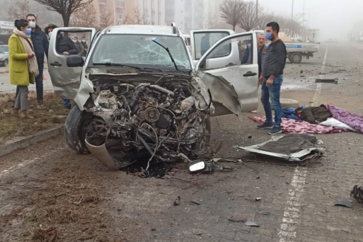 Elazığ'da kamyonetler çarpıştı: 6 yaralı