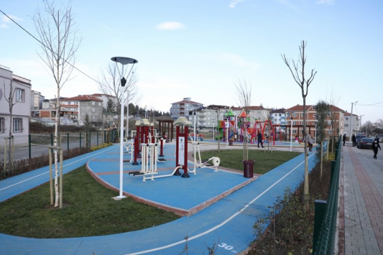 Bursa Yeniceköy'de revize edilen çocuk oyun alanı hizmete girdi