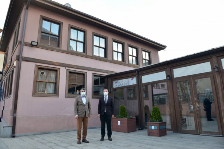 Bursa İncirli Kültür Merkezi gün sayıyor