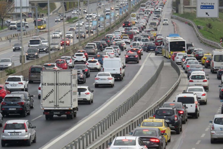 İstanbul'da kısıtlamaya saatler kala trafik kilitlendi!