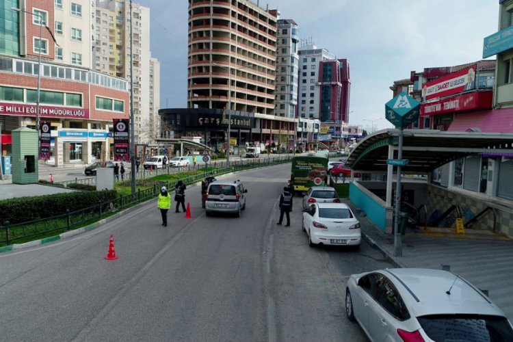 Bursa'da sokağa çıkma kısıtlamasına riayet ediliyor
