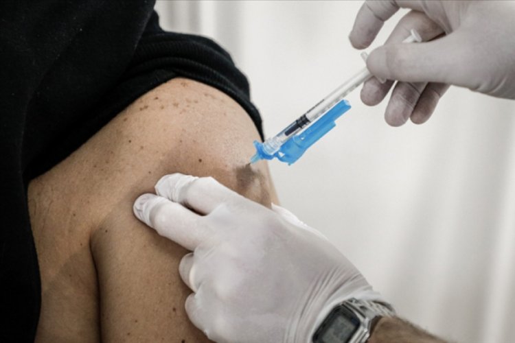 İtalya'da Kovid-19 aşısı olanların sayısı 500 bini geçti