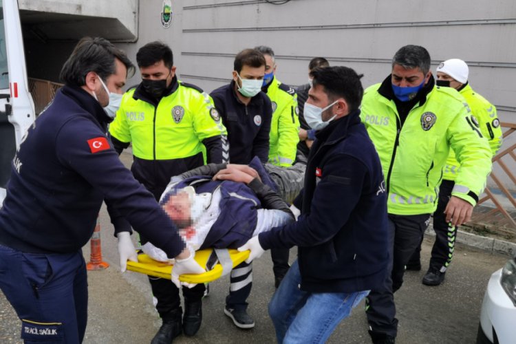 Bursa'da kaza yapan motosiklet sürücüsü, 'adam yaralama'dan arandığı tespit edilince gözaltına alındı