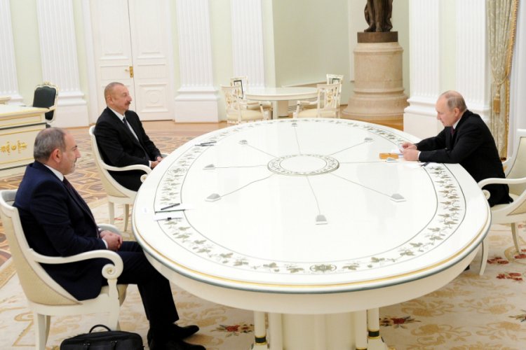 Moskova'da Putin, Aliyev, Paşinyan görüşmesi başladı