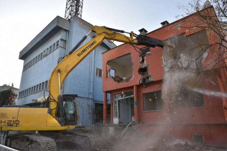 Bursa'daki riskli bina modern eğitim yuvasına dönüyor