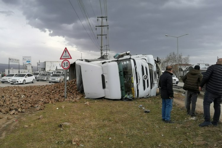 Bursa İnegöl'de trafik kazasında 2 kişi yaralandı
