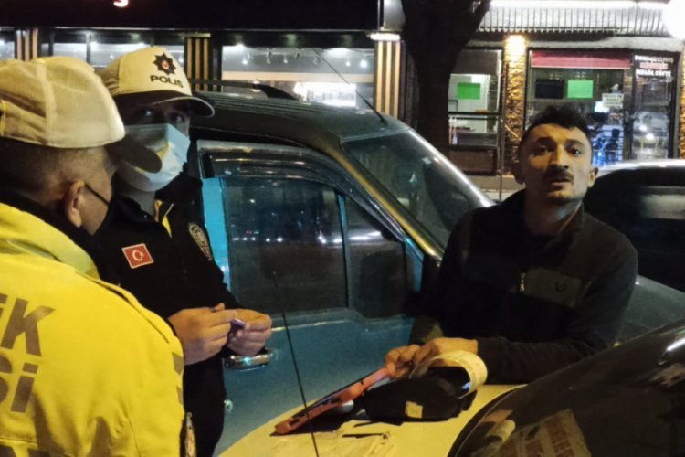 Bursa'da kısıtlamada ehliyetsiz yakalanan sürücüye ceza