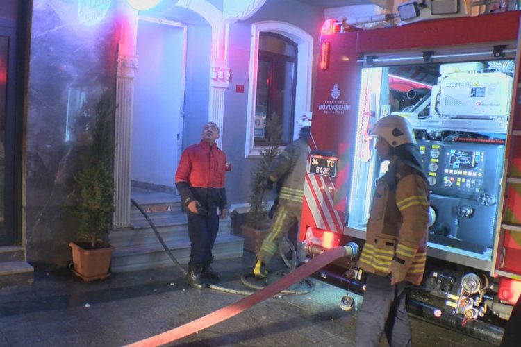 Beyoğlu'nda otelde yangın paniği