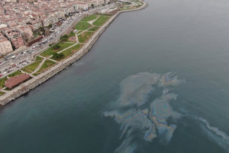 Marmara Denizi'nde dev petrol sızıntısı