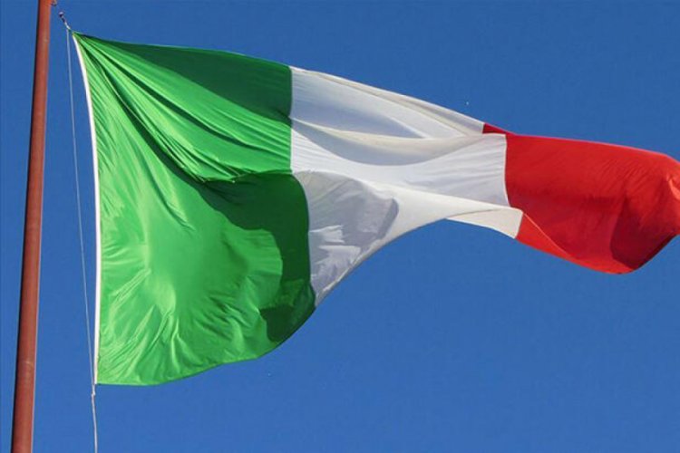 İtalya'da koalisyon hükümeti ortağı çekildi