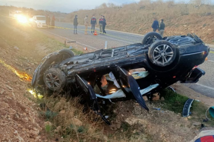 Kilis'te otomobil devrildi: 1 ölü, 4 yaralı