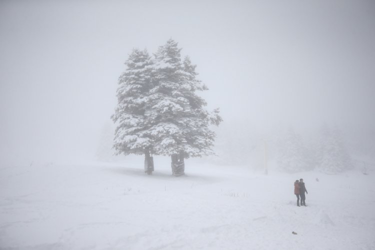 Yoğun kar yağışı Bursa Uludağ'da turizm işletmecilerinin yüzünü güldürdü