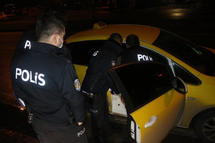 Adana'da silahlı saldırıya uğrayan taksi sürücüsü yaralandı