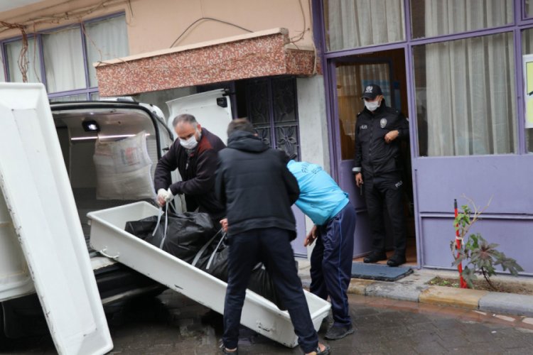 Evsiz olduğu i&ccedil;in yerleştirildiği pansiyonda &ouml;l&uuml; bulundu