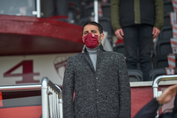 İneg&ouml;lspor Kul&uuml;p Başkanı Ademoğlu: "Zor deplasmanda 1 puan aldık"