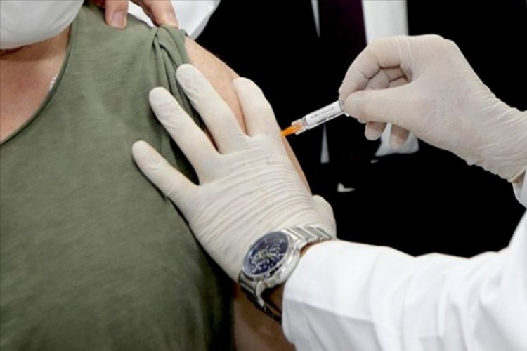 Pfizer/BioNTech'in aşısı yaptıran 82 yaşındaki kişi 5 gün sonra öldü