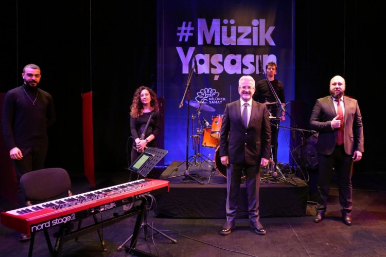 Bursa'da korona virüs salgınından etkilenen 115 müzisyene anlamlı destek