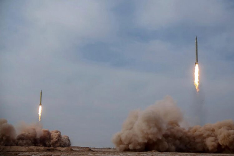 İran balistik füzeleri ateşledi