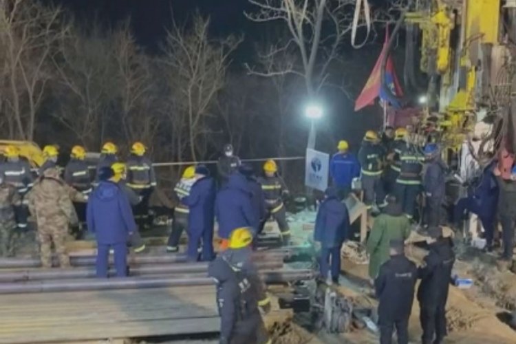 Çin'de altın madenindeki patlamada 22 madenci mahsur kaldı