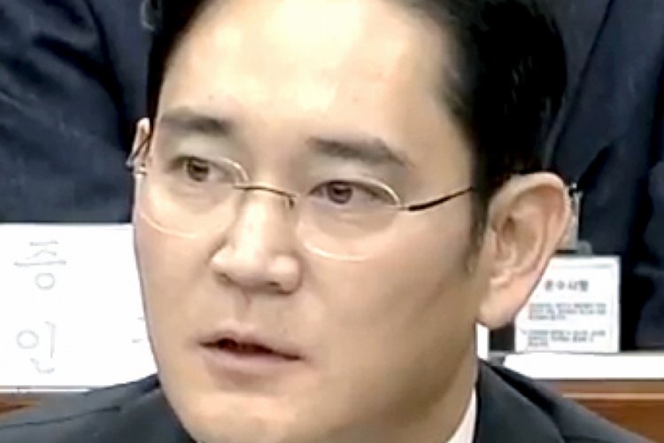 Samsung Genel Müdür Yardımcısı 2,5 yıl hapis cezasına çarptırıldı