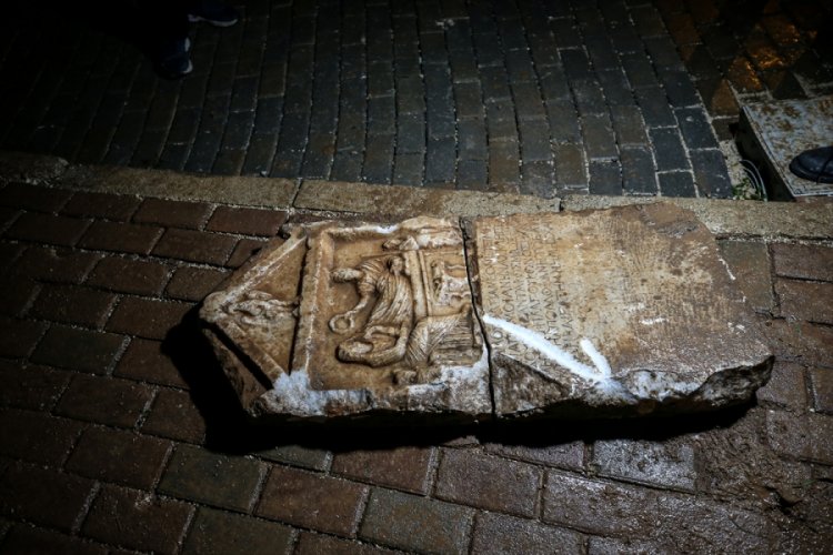 Bursa'da vatandaşın dikkati sayesinde bulunan mezar steli koruma altında