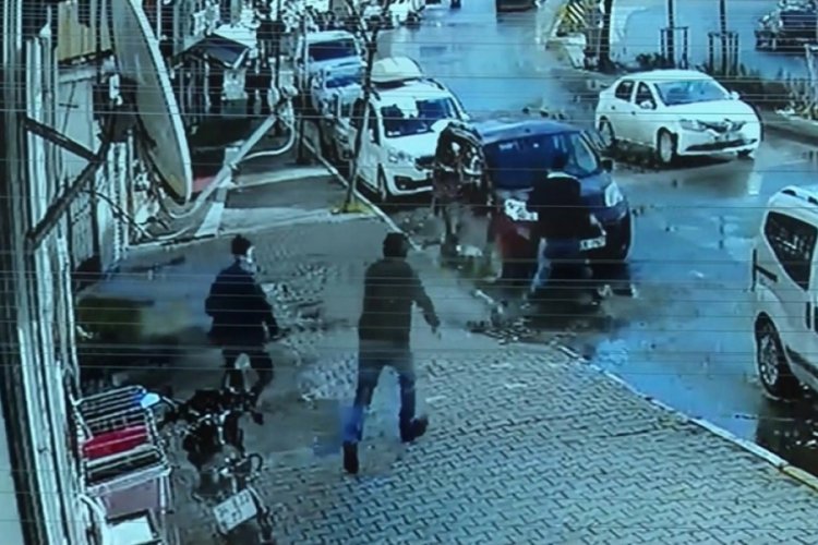 Soygun i&ccedil;in girdi dayak yiyerek yakalandı