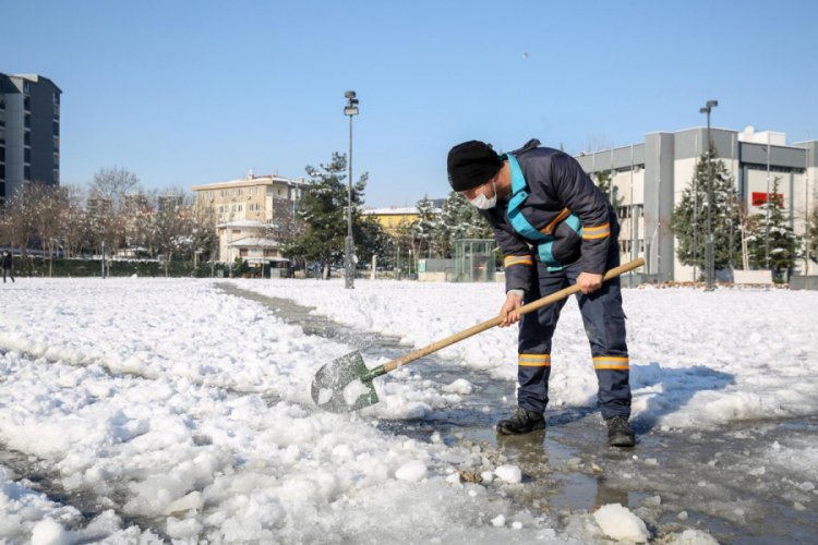 Bursa Nilüfer'de karla mücadele seferberliği