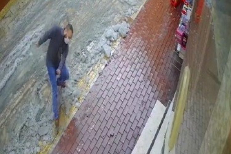 Bursa'da buzda kayan adamın ayağı 3 yerinden böyle kırıldı