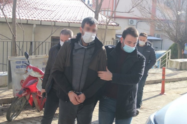 Kırmızı ışıkta duran s&uuml;r&uuml;c&uuml;y&uuml; vuran cinayet zanlısı tutuklandı