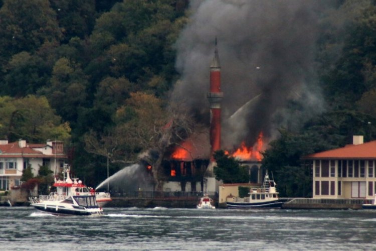Vaniköy Camii'ndeki yangınla ilgili soruşturma tamamlandı