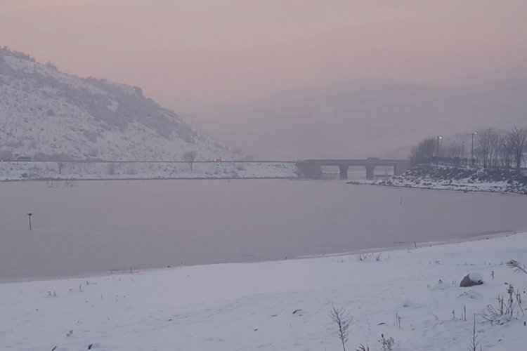 Bursa Boğazköy Barajı buz tuttu!