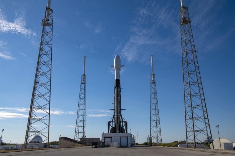 SpaceX'in uzaya tek seferde 143 uydu gönderme görevi ertelendi