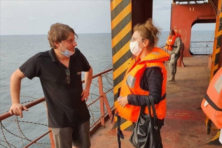 Türkiye'nin Librevil Büyükelçisi korsan saldırısına uğrayan geminin mürettebatıyla görüştü