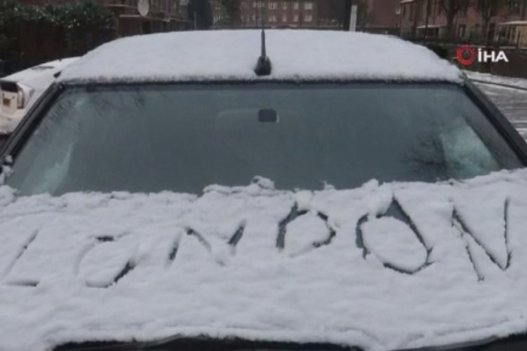 Londra'ya yılın ilk karı yağdı